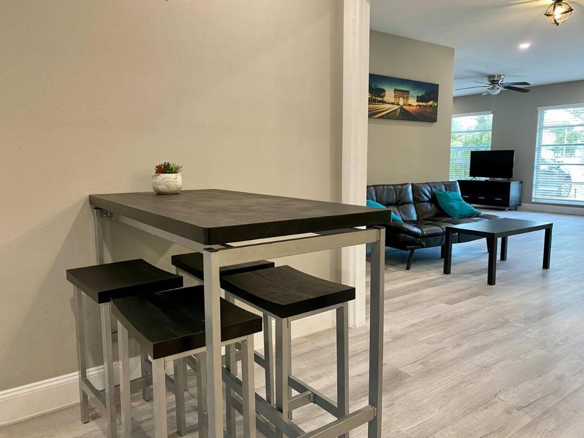 Spacious 5 Bedrooms 3 Bathrooms Family-Friendly Home With Heated Salt Pool 克利尔沃特 外观 照片