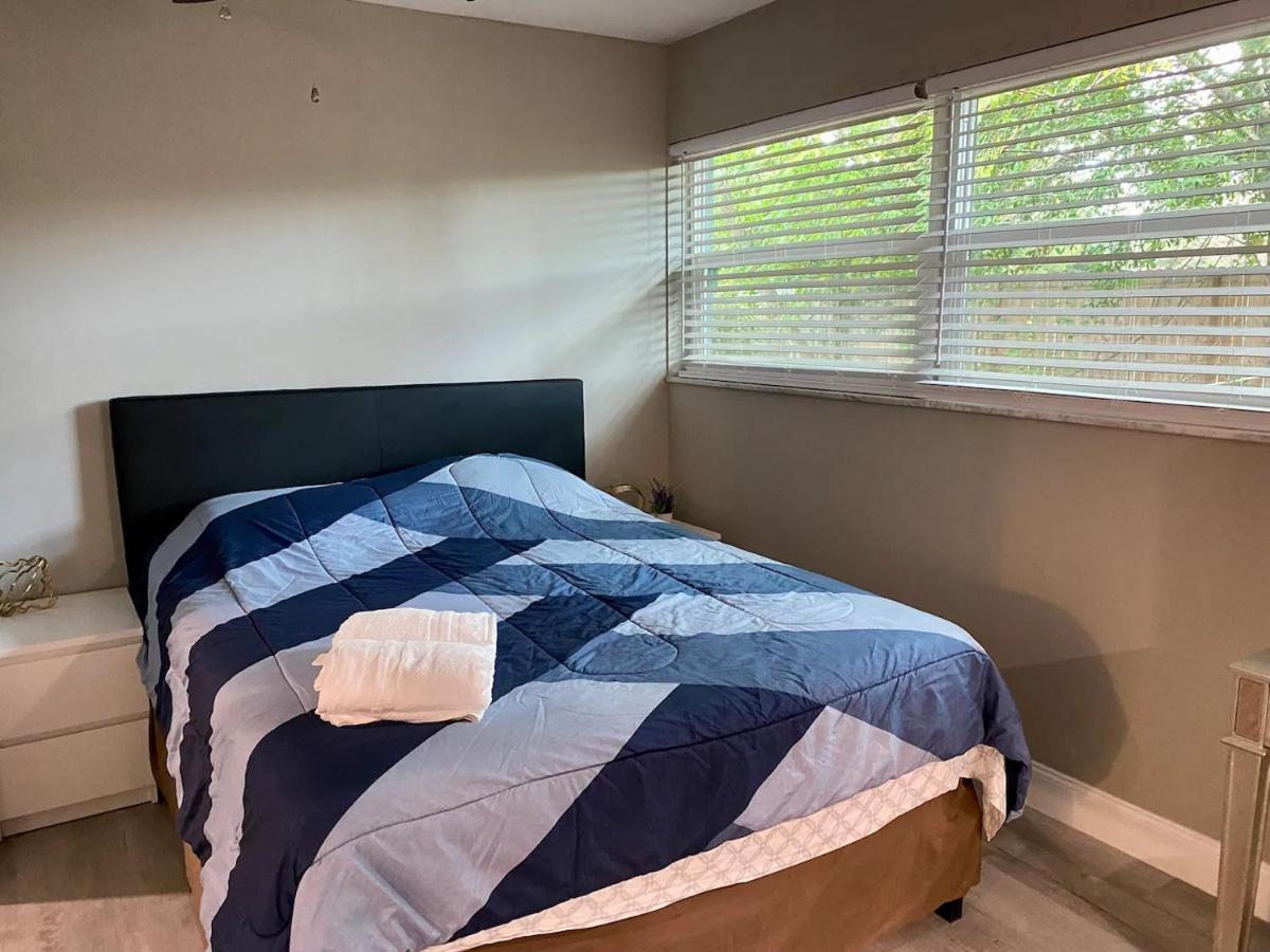 Spacious 5 Bedrooms 3 Bathrooms Family-Friendly Home With Heated Salt Pool 克利尔沃特 外观 照片