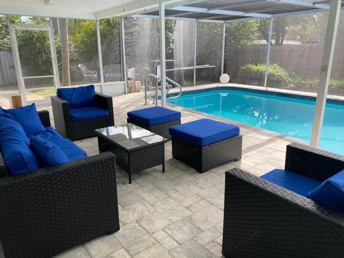 Spacious 5 Bedrooms 3 Bathrooms Family-Friendly Home With Heated Salt Pool 克利尔沃特 外观 照片